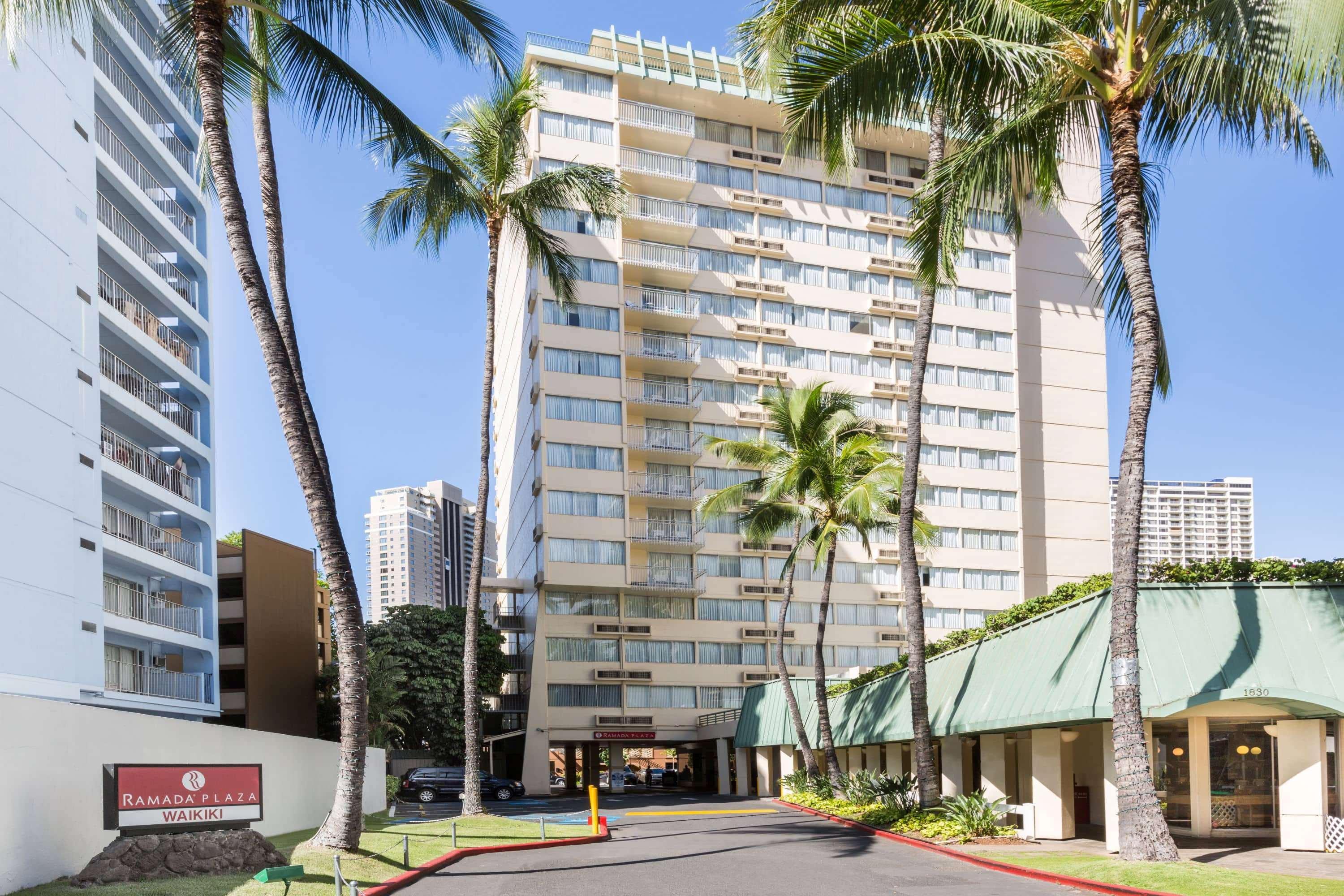 Ramada Plaza By Wyndham Waikiki Hotel 3*