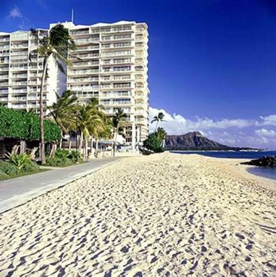 Castle Waikiki Shore Aparthotel