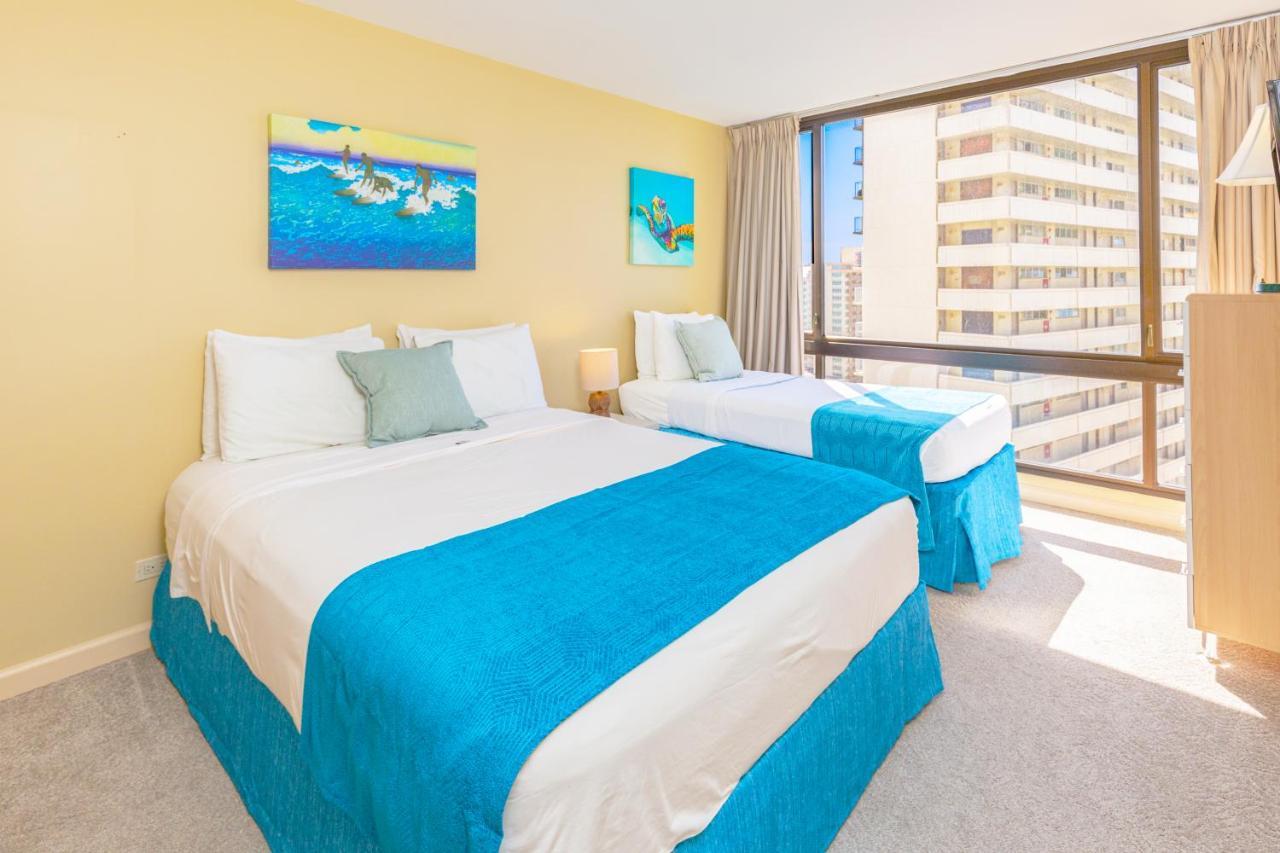 Waikiki Sunset & Mountain View With Parking Apartment Honolulu