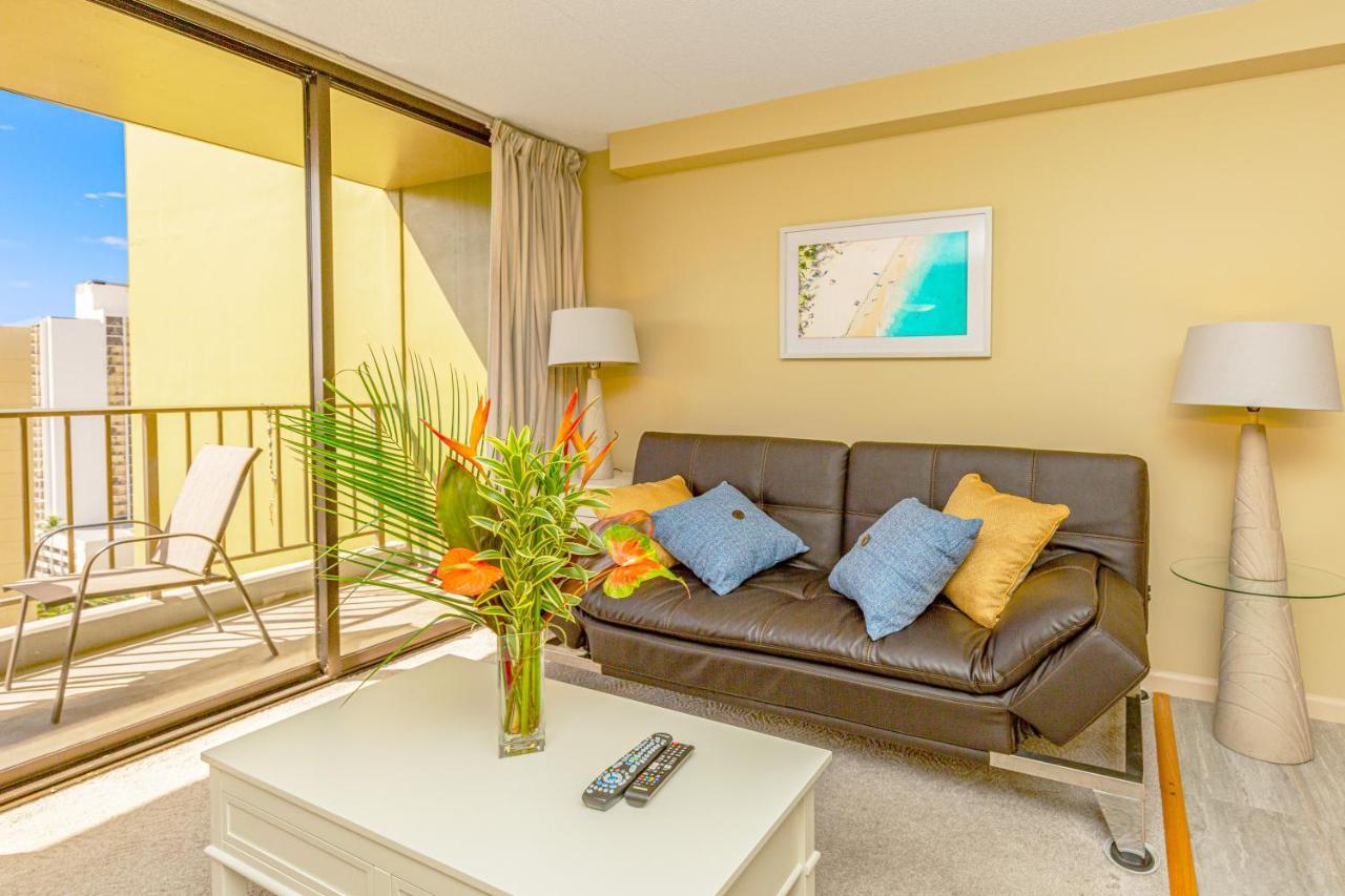 Waikiki Sunset & Mountain View With Parking Apartment