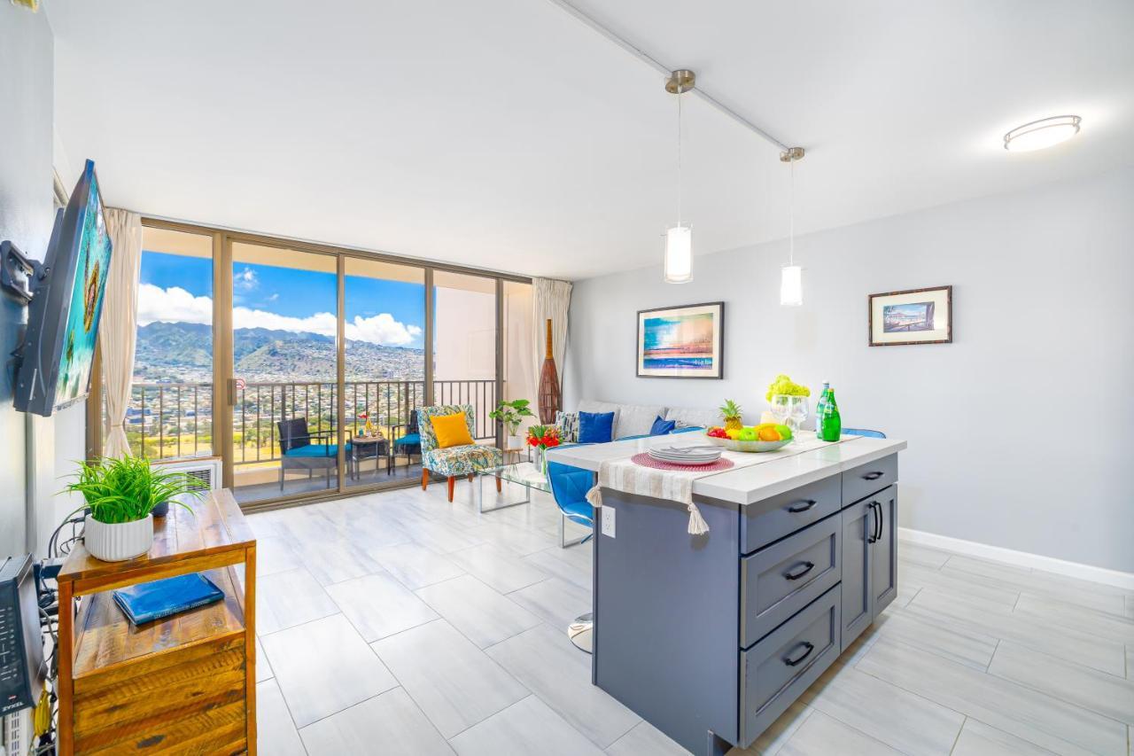 Tropical Retreat Near Waikiki With Parking Apartment Honolulu