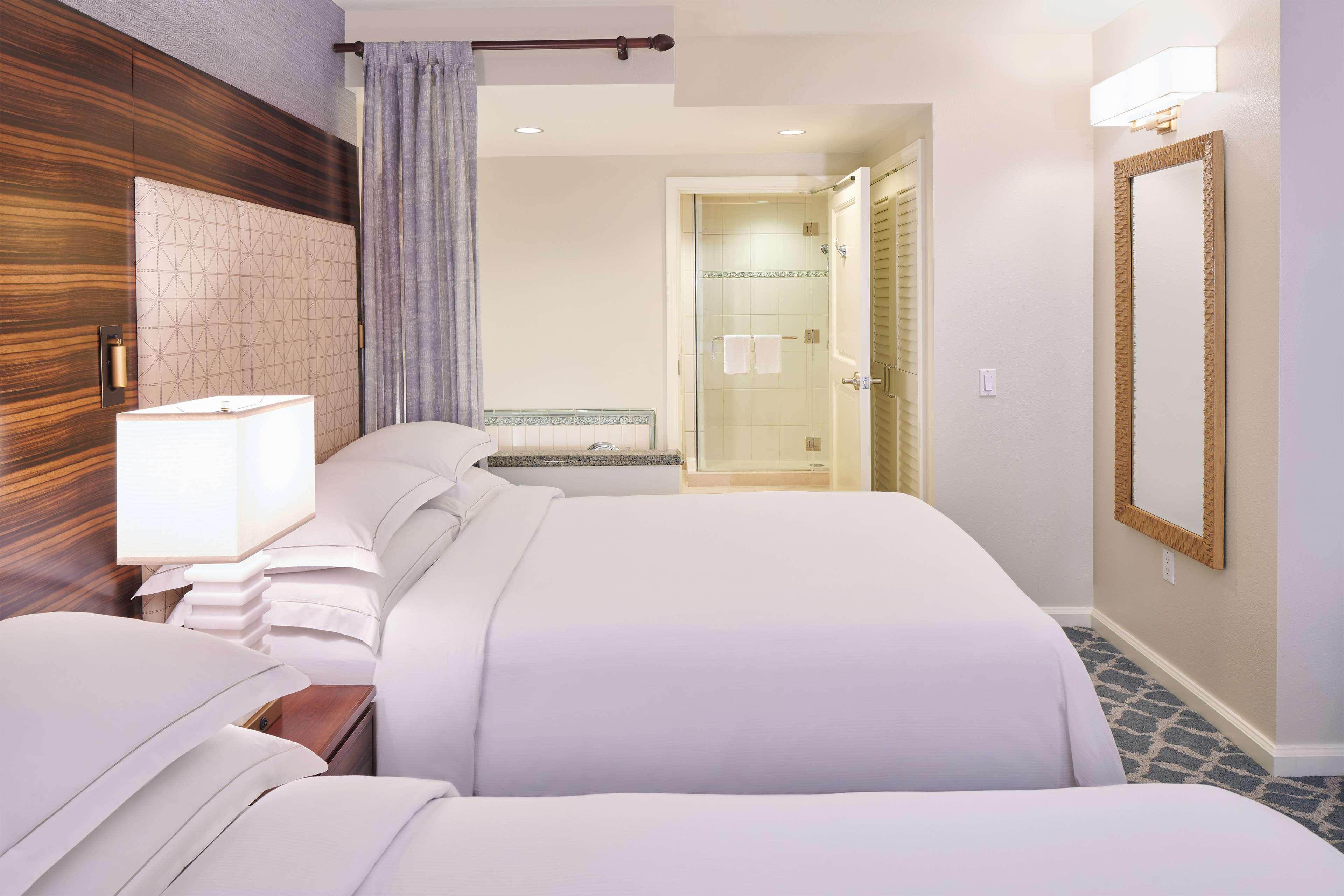 Hilton Grand Vacations Club Grand Waikikian Resort 3*