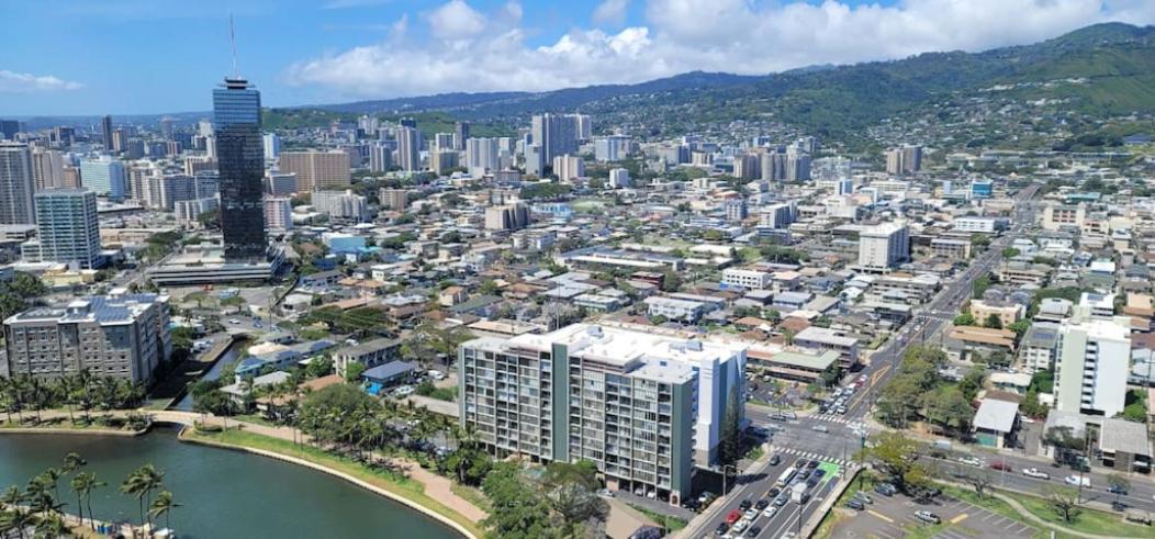 Waikiki High Floor Views Beaches Convention Center Apartment *