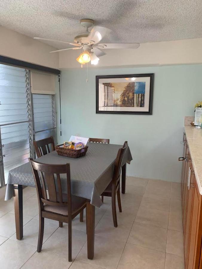 Ocean And Mountain View - Free Reserved Parking Apartment Honolulu