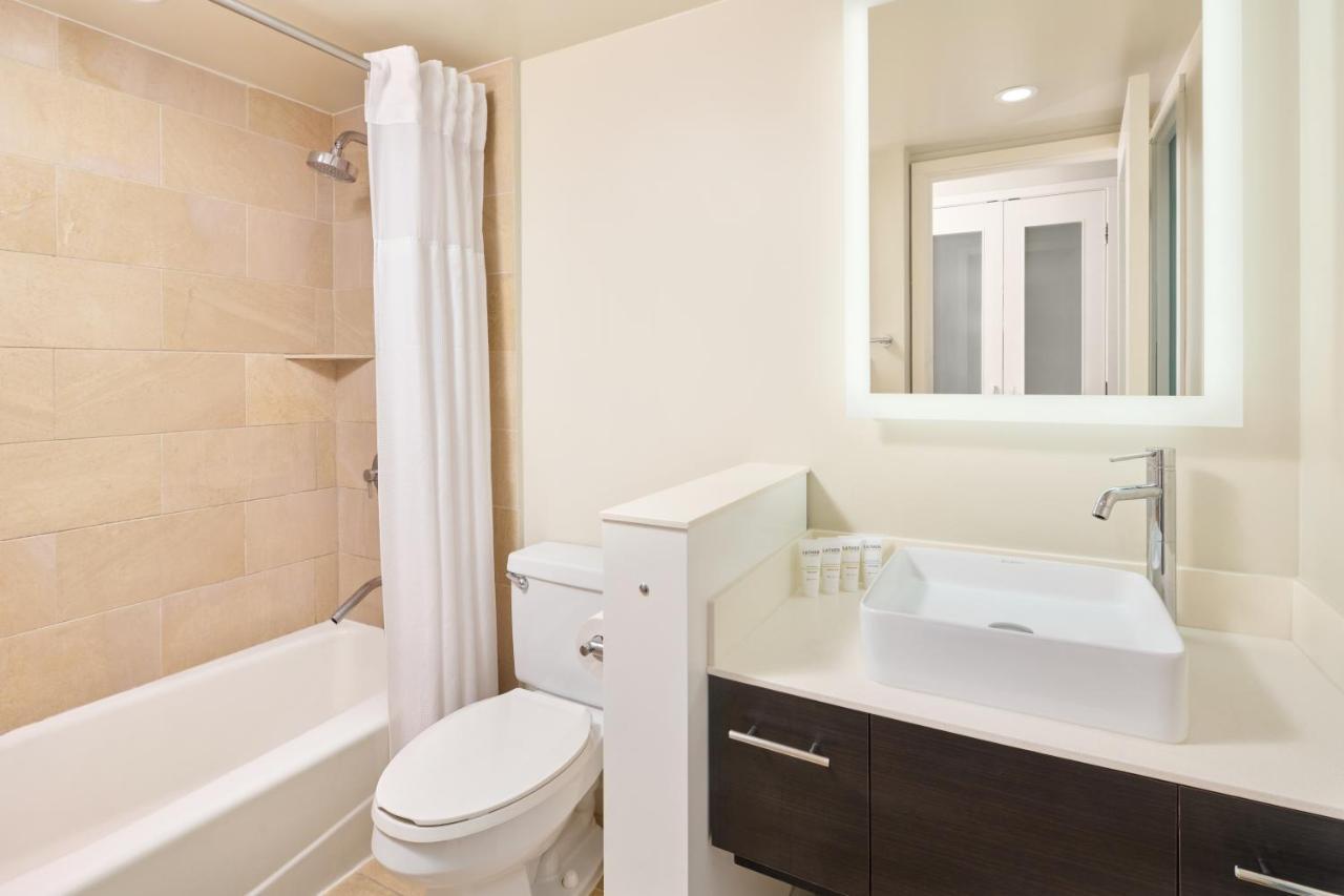 Renew Hotel Honolulu