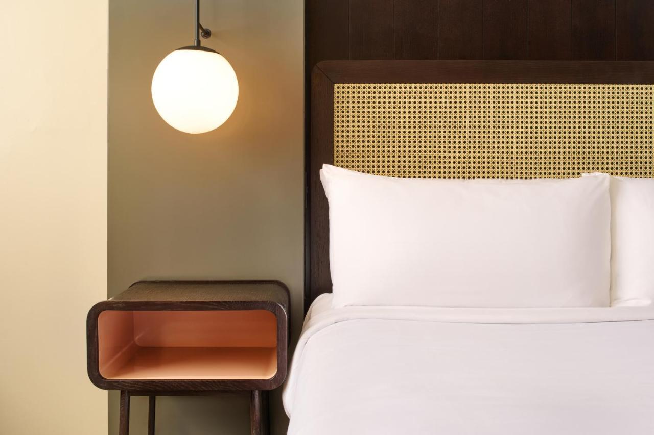 Renew Hotel Honolulu