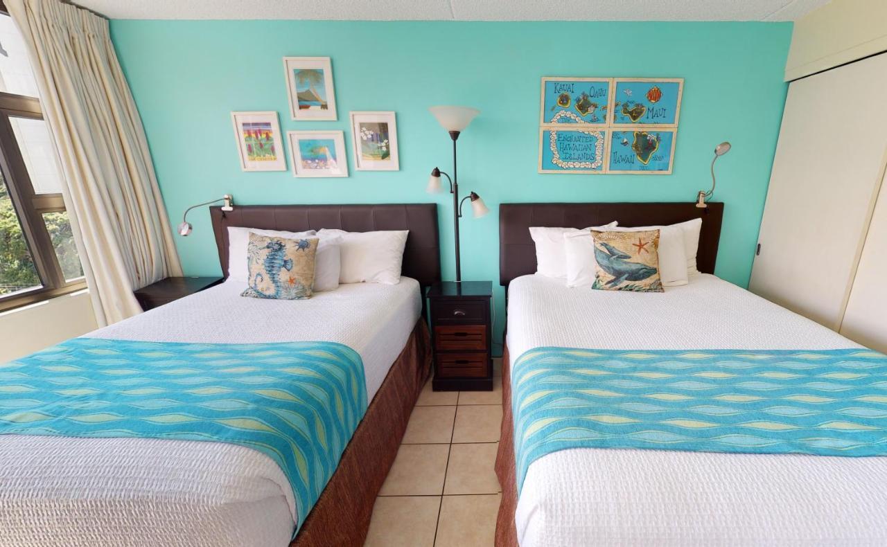 Deluxe Studio Near Waikiki Beach - Free Parking & Outdoor Pool Honolulu