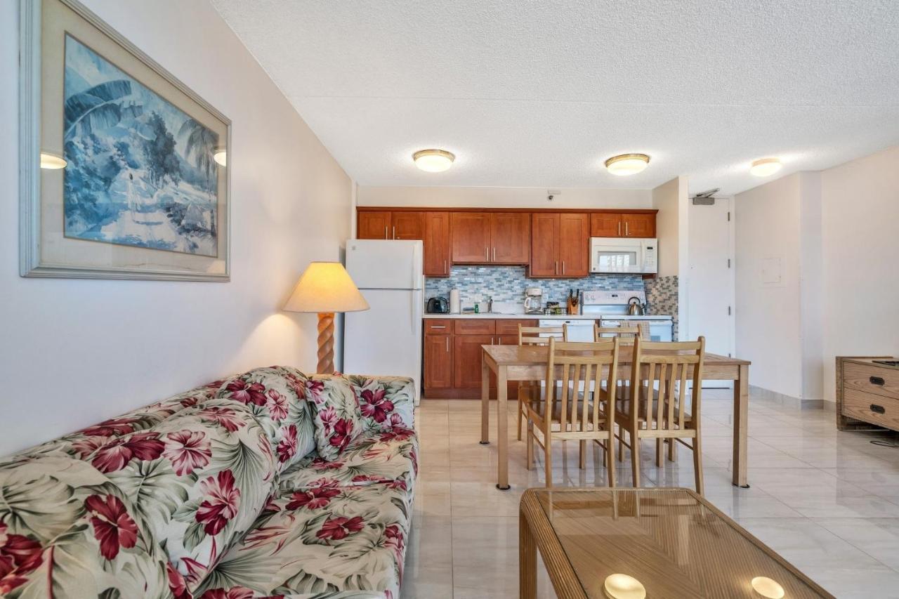23rd Floor Waikiki Banyan - Only One Block From Beach! Apartment Honolulu
