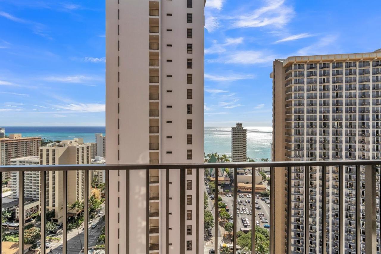 Waikiki Banyan Ocean View Apartment