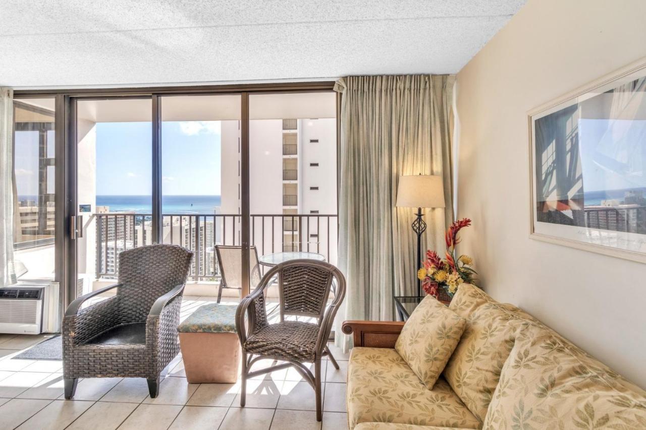 Waikiki Banyan Ocean View Apartment *