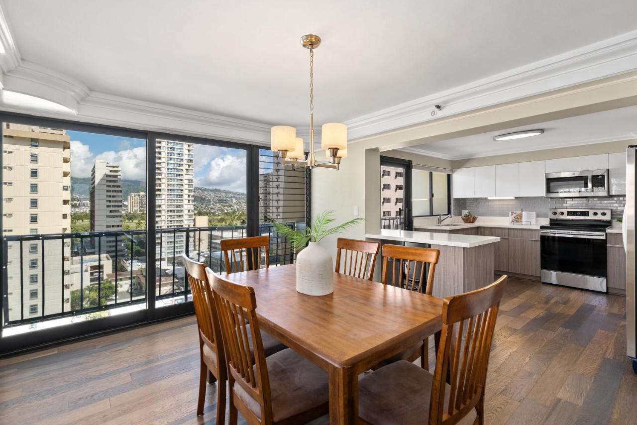 Apartment Expansive Lanai W/ Panoramic Views - Walk To Waikiki Beach
