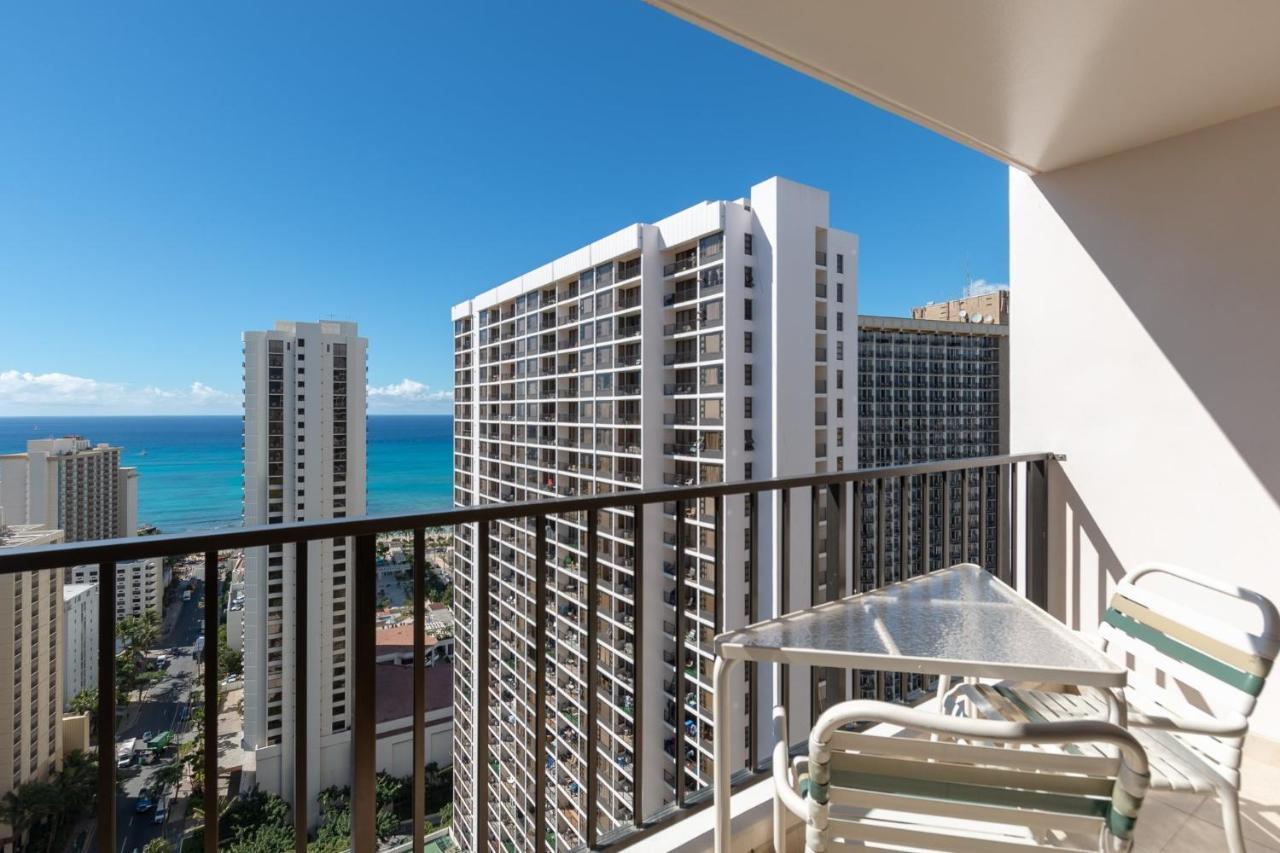 Waikiki Banyan Ocean View Apartment