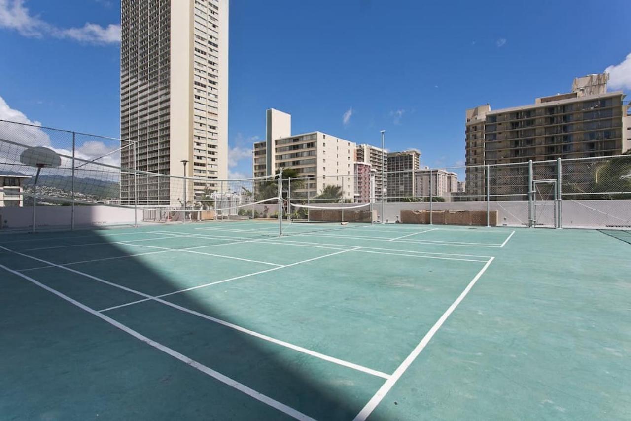 Royal Kuhio 1704 - Spacious With Stunning Mountain Views In The Heart Of Waikiki! Honolulu