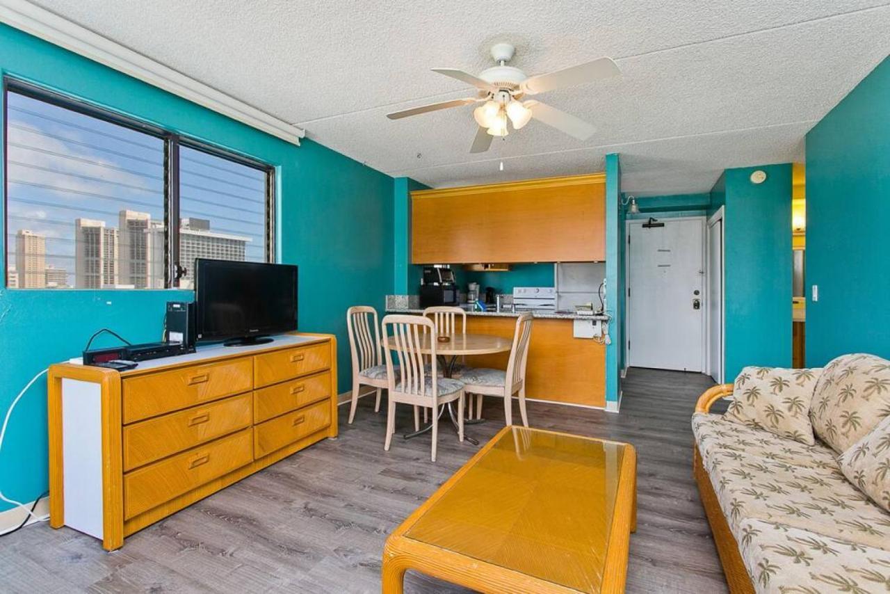 Royal Kuhio 1705 - Spacious Corner Unit With Stunning Mountain Views In The Heart Of Waikiki! * Honolulu