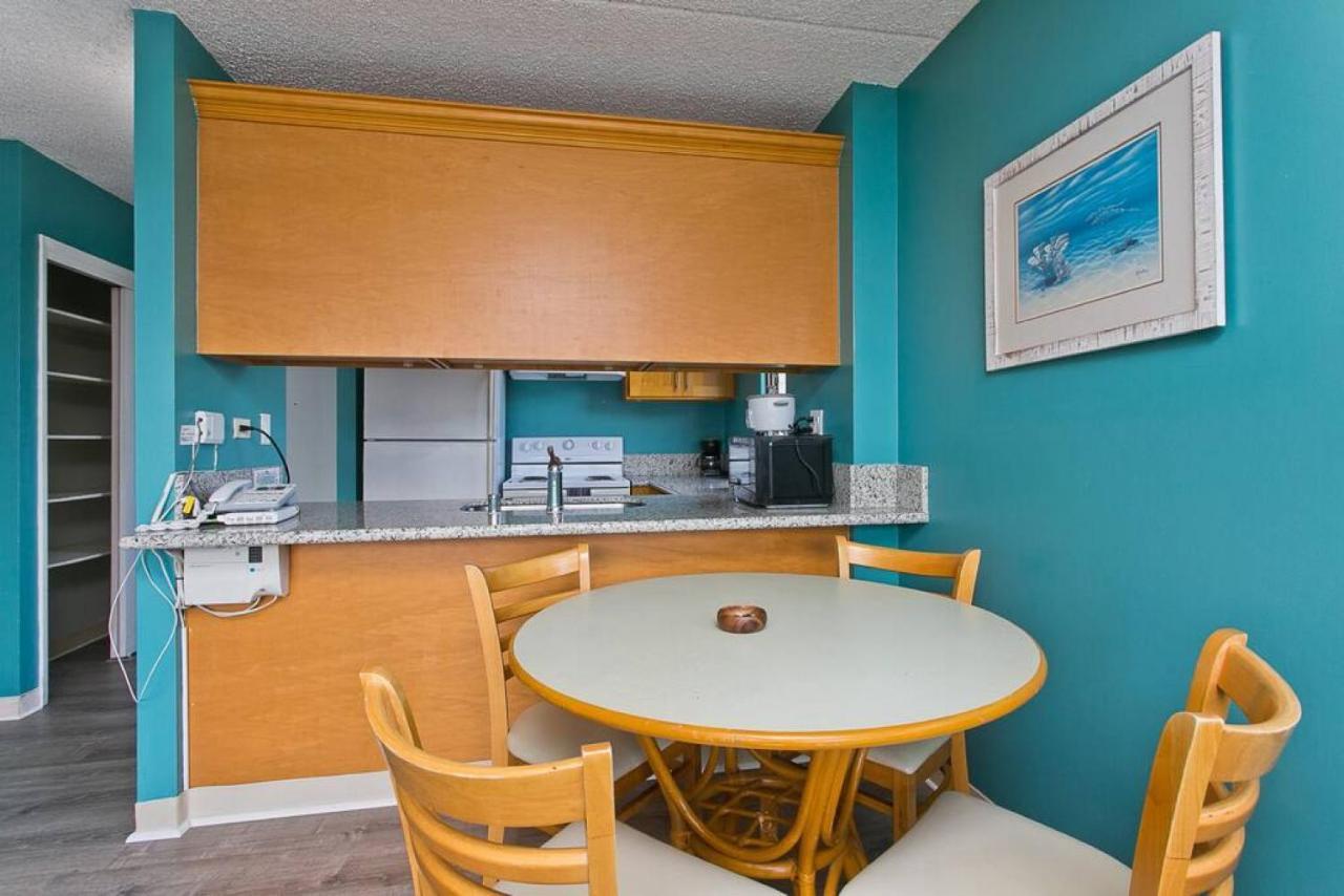 Royal Kuhio 1701 - Spacious Corner Unit With Stunning Ocean Views In The Heart Of Waikiki!