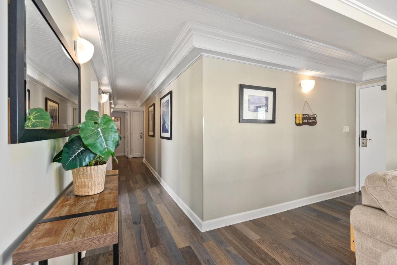 Expansive Lanai W/ Panoramic Views - Walk To Waikiki Beach Apartment *
