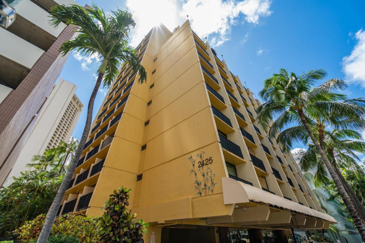 Expansive Lanai W/ Panoramic Views - Walk To Waikiki Beach *