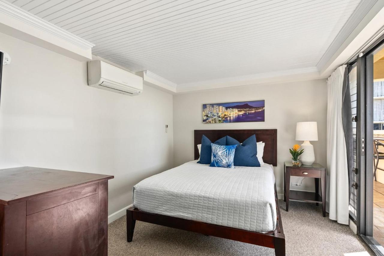 Expansive Lanai W/ Panoramic Views - Walk To Waikiki Beach Honolulu