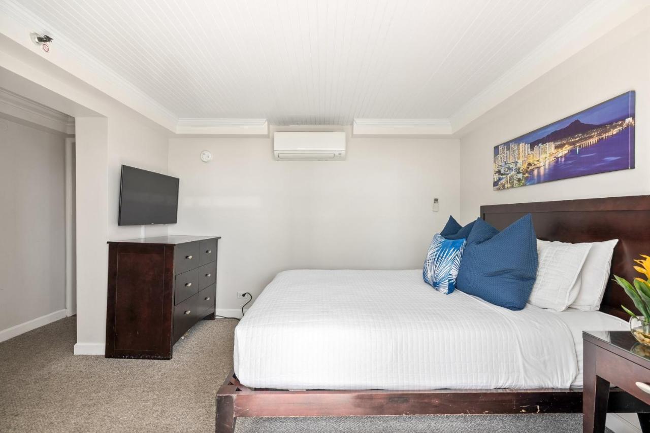 Apartment Expansive Lanai W/ Panoramic Views - Walk To Waikiki Beach *