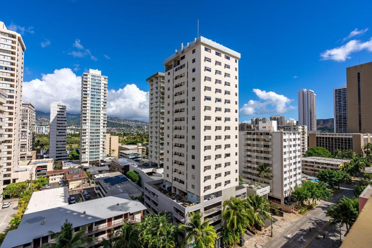 Expansive Lanai W/ Panoramic Views - Walk To Waikiki Beach