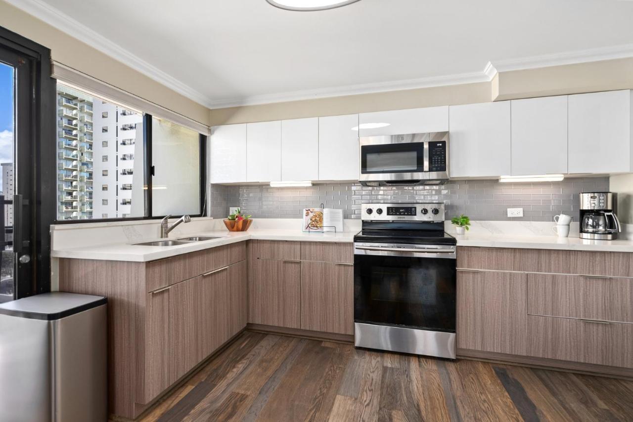 Expansive Lanai W/ Panoramic Views - Walk To Waikiki Beach Apartment Honolulu