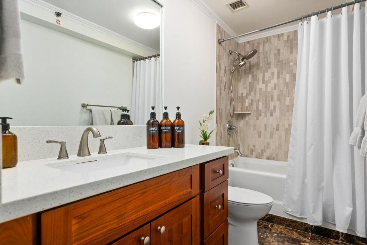 Expansive Lanai W/ Panoramic Views - Walk To Waikiki Beach Apartment Honolulu