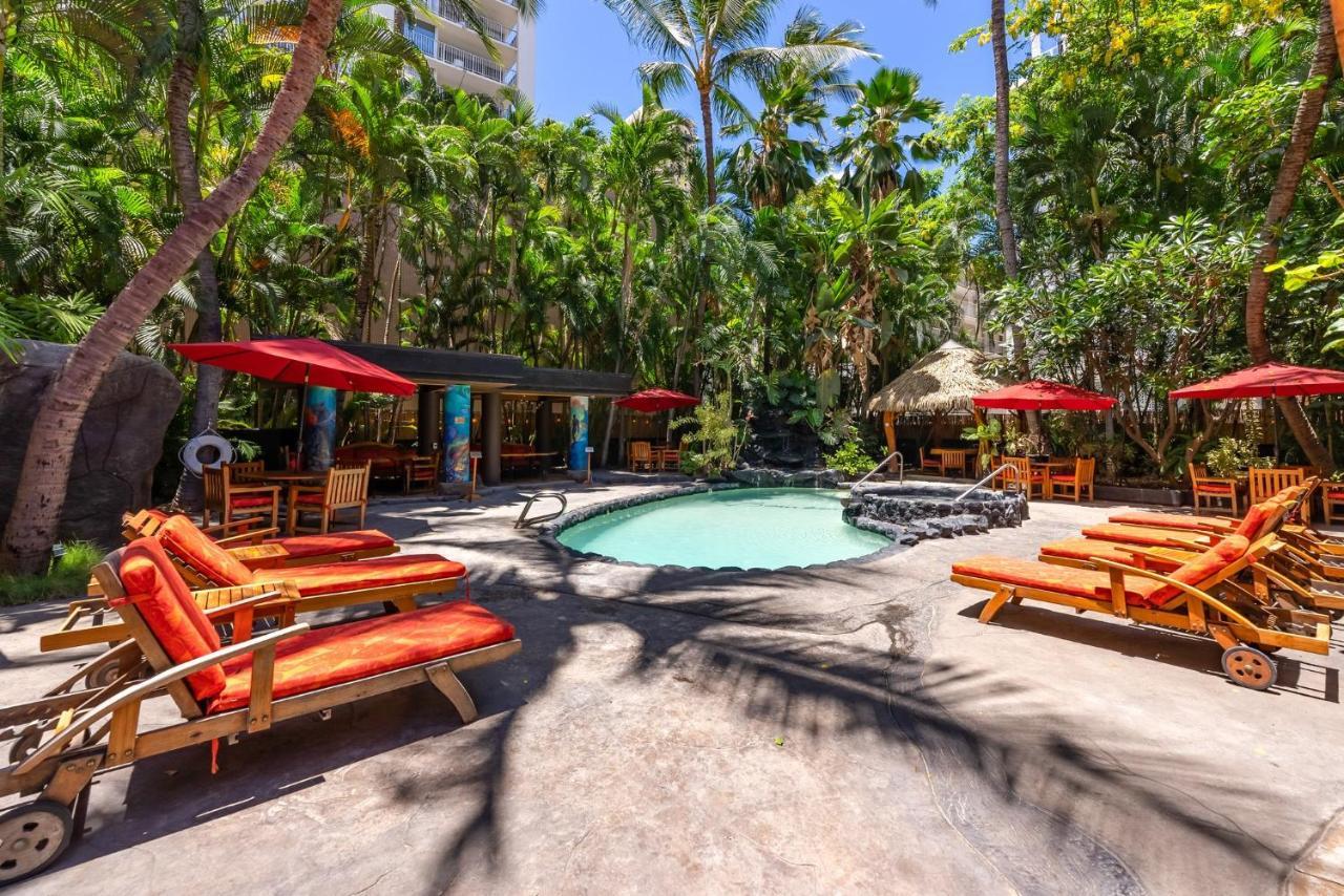 Expansive Lanai W/ Panoramic Views - Walk To Waikiki Beach Honolulu