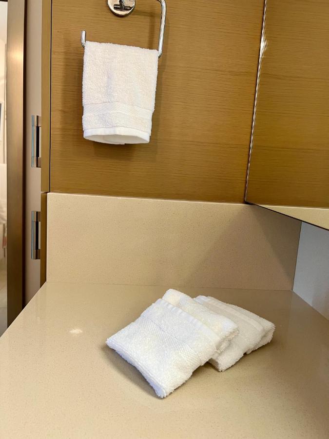 Luxury Salt At Kakaako Apartment *