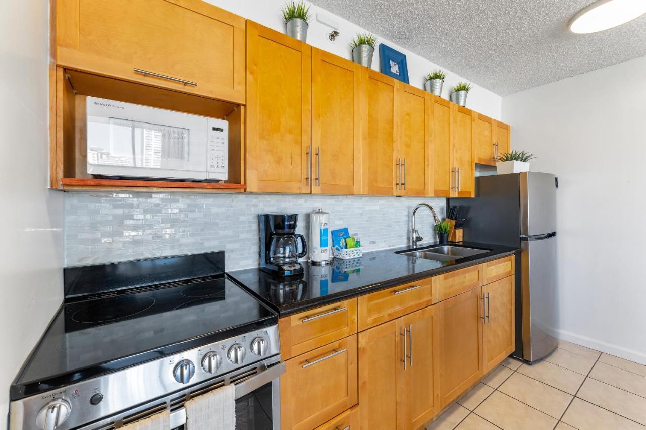 Aloha Getaway, Ocean View Near Waikiki With Free Parking