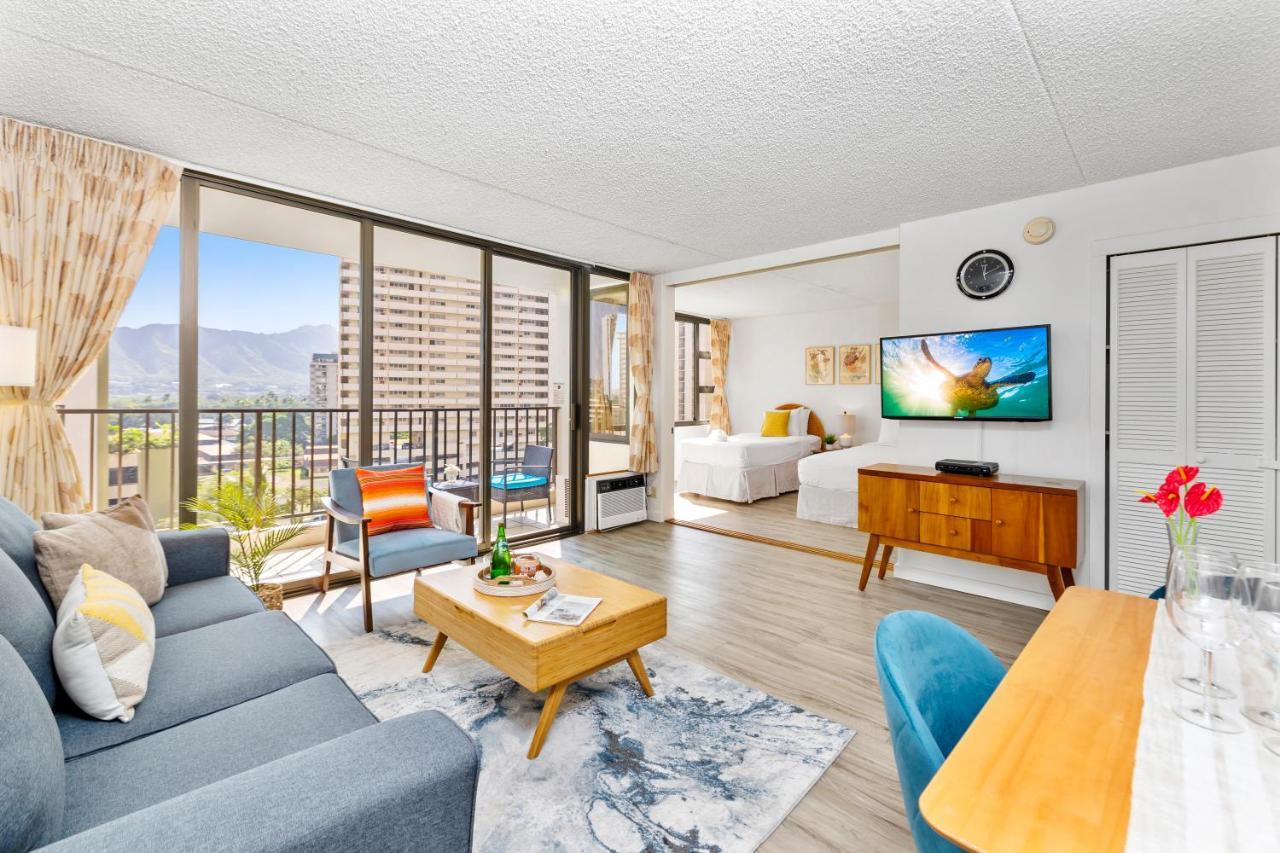 Charming Steps From Waikiki With Parking! Honolulu