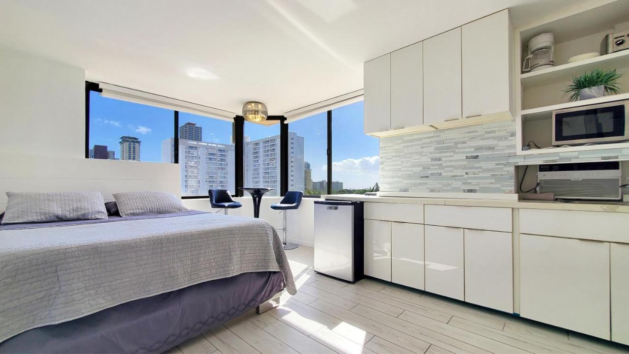 Waikiki Modern No Fee Location