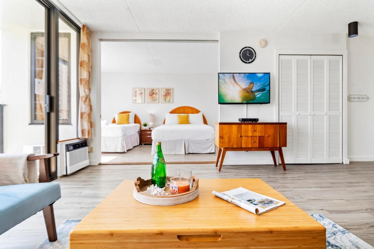 Charming Steps From Waikiki With Parking! Apartment Honolulu