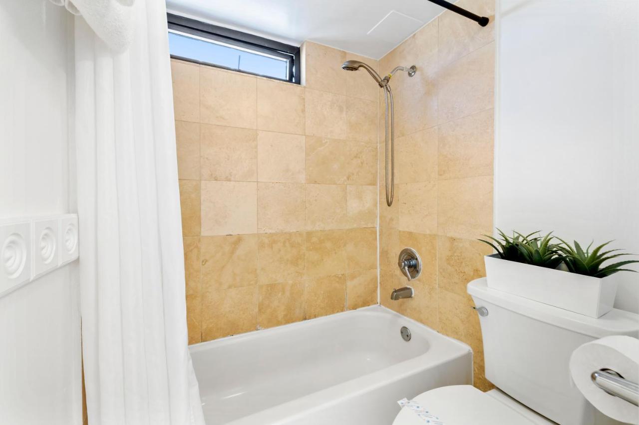 Apartment Aloha Getaway, Ocean View Near Waikiki With Free Parking