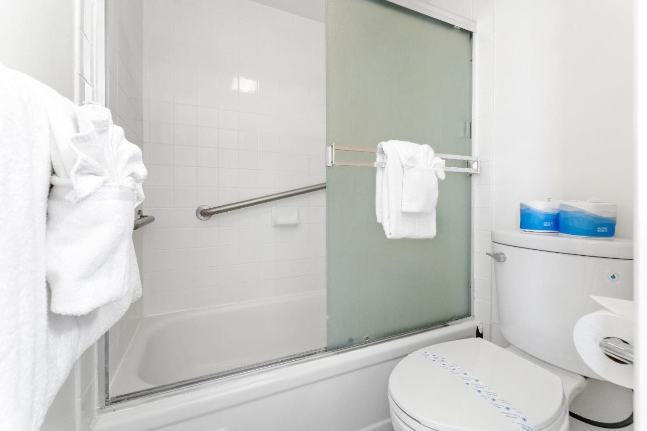 Charming Steps From Waikiki With Parking! Apartment Honolulu