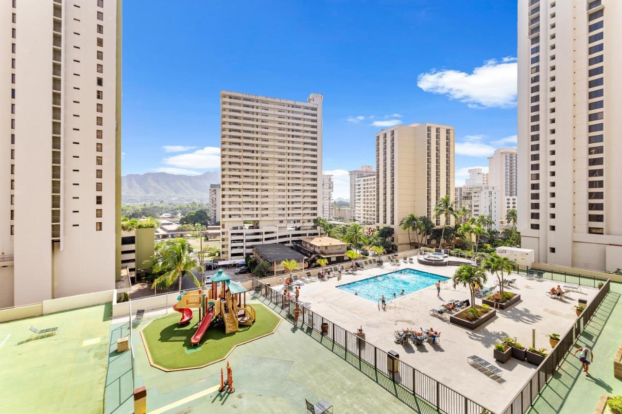 Charming Steps From Waikiki With Parking! Apartment Honolulu