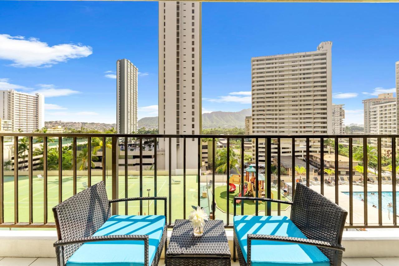 Charming Steps From Waikiki With Parking! Apartment Honolulu