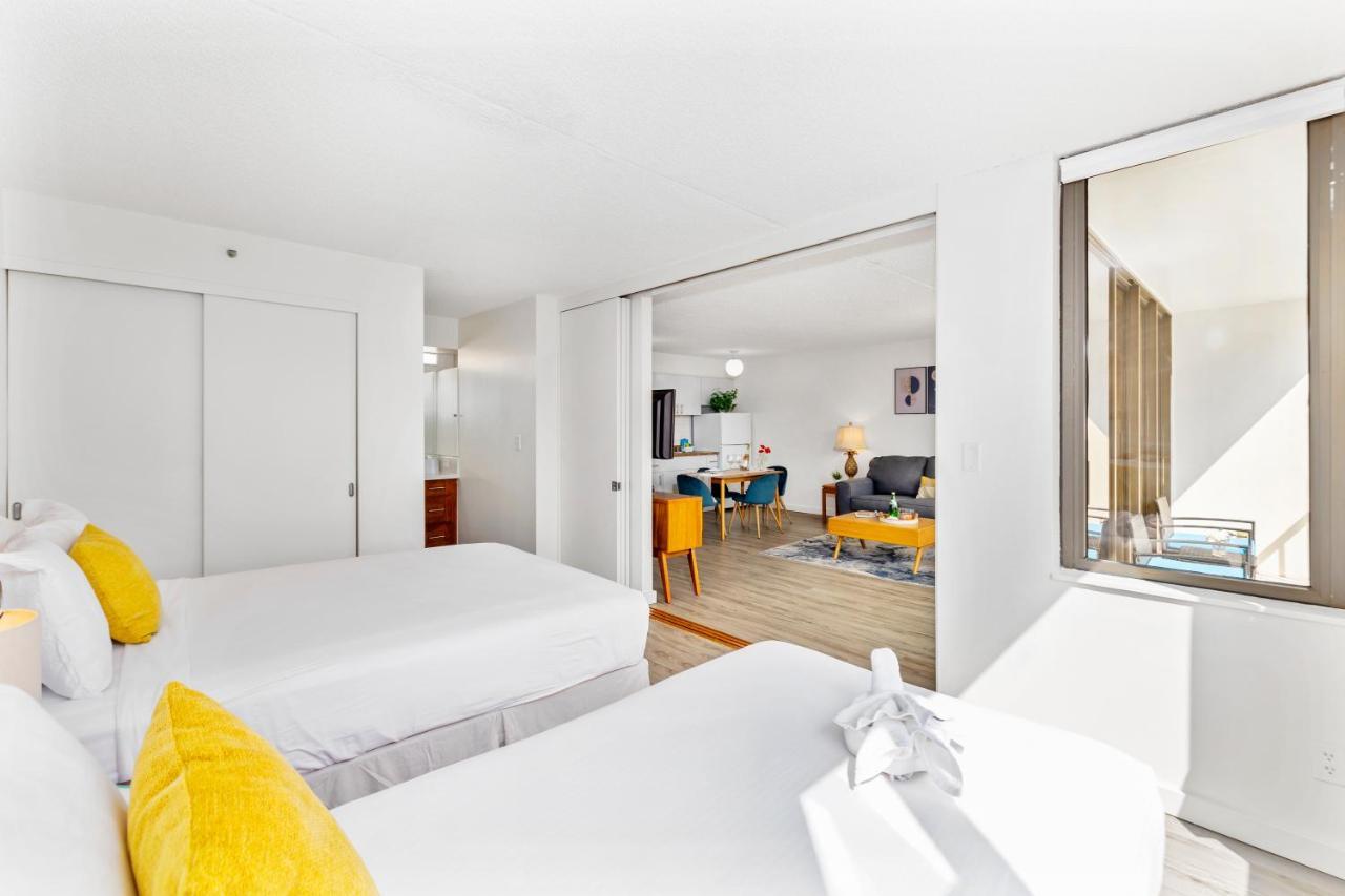 Charming Steps From Waikiki With Parking! Apartment *