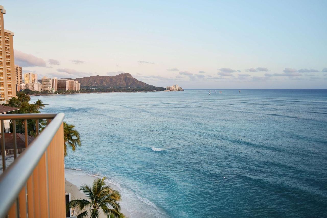Outrigger Reef Waikiki 4*