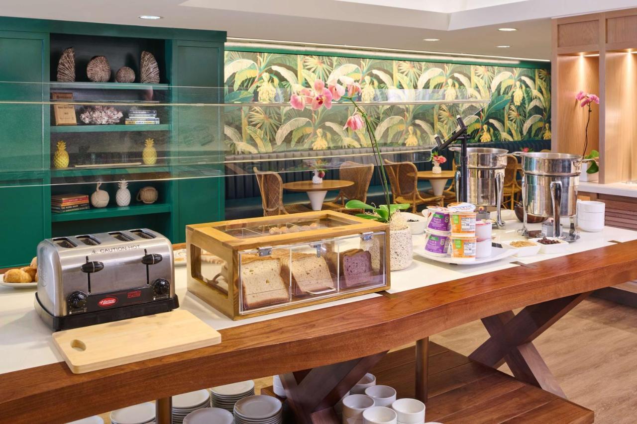 Outrigger Reef Waikiki 4*