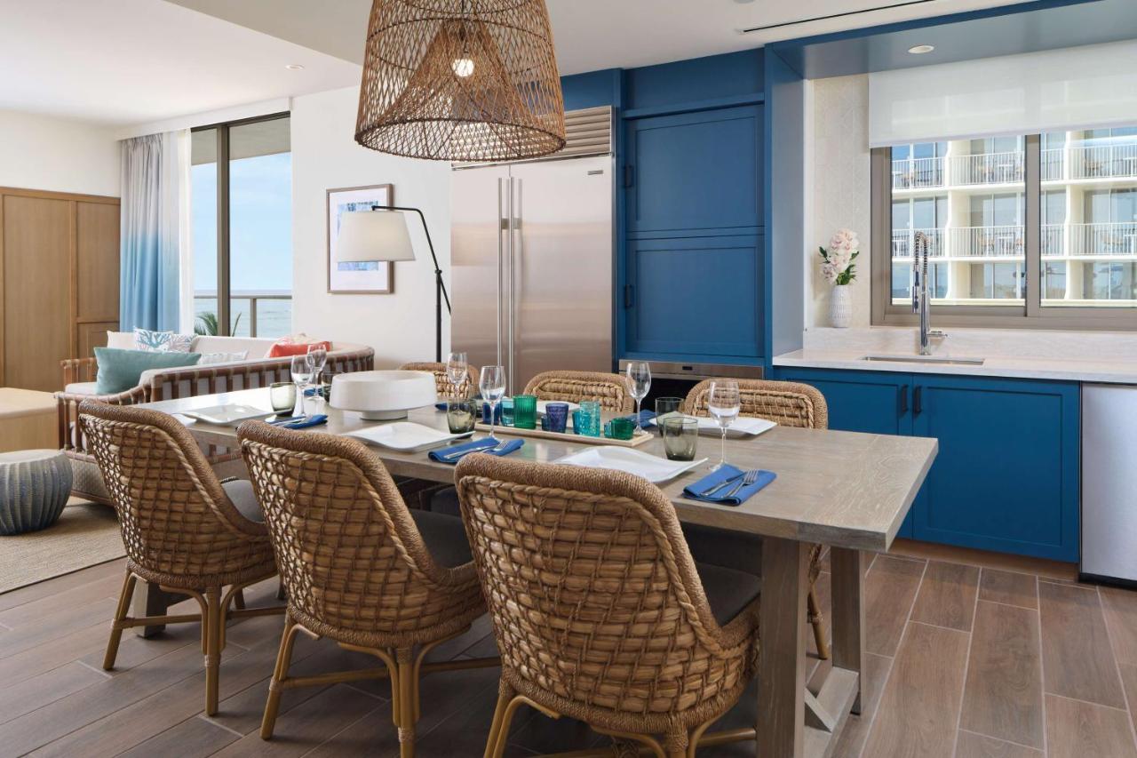 Outrigger Reef Waikiki Resort 4*