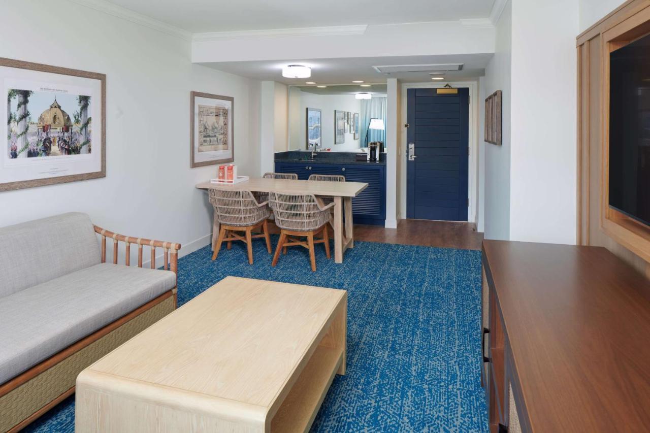 Outrigger Reef Waikiki Resort 4*