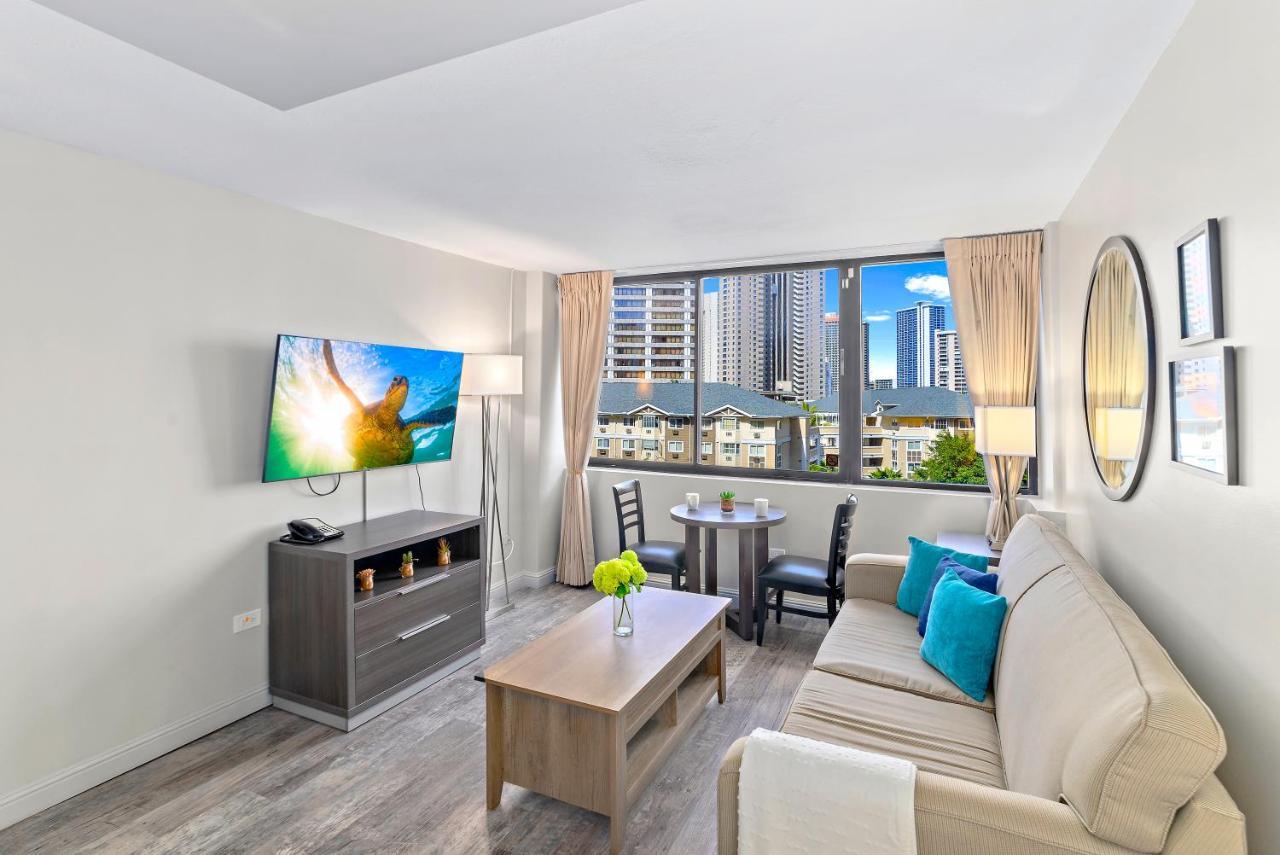 Apartment Renovated With View At Aqua Palms Waikiki *