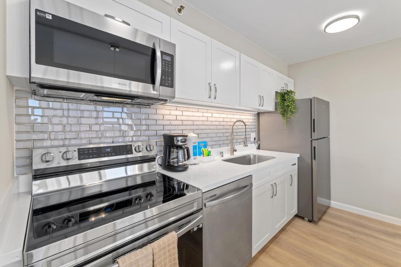 Apartment Stylish Oasis With Great Ocean And Diamond Head Views, Free Parking! Honolulu
