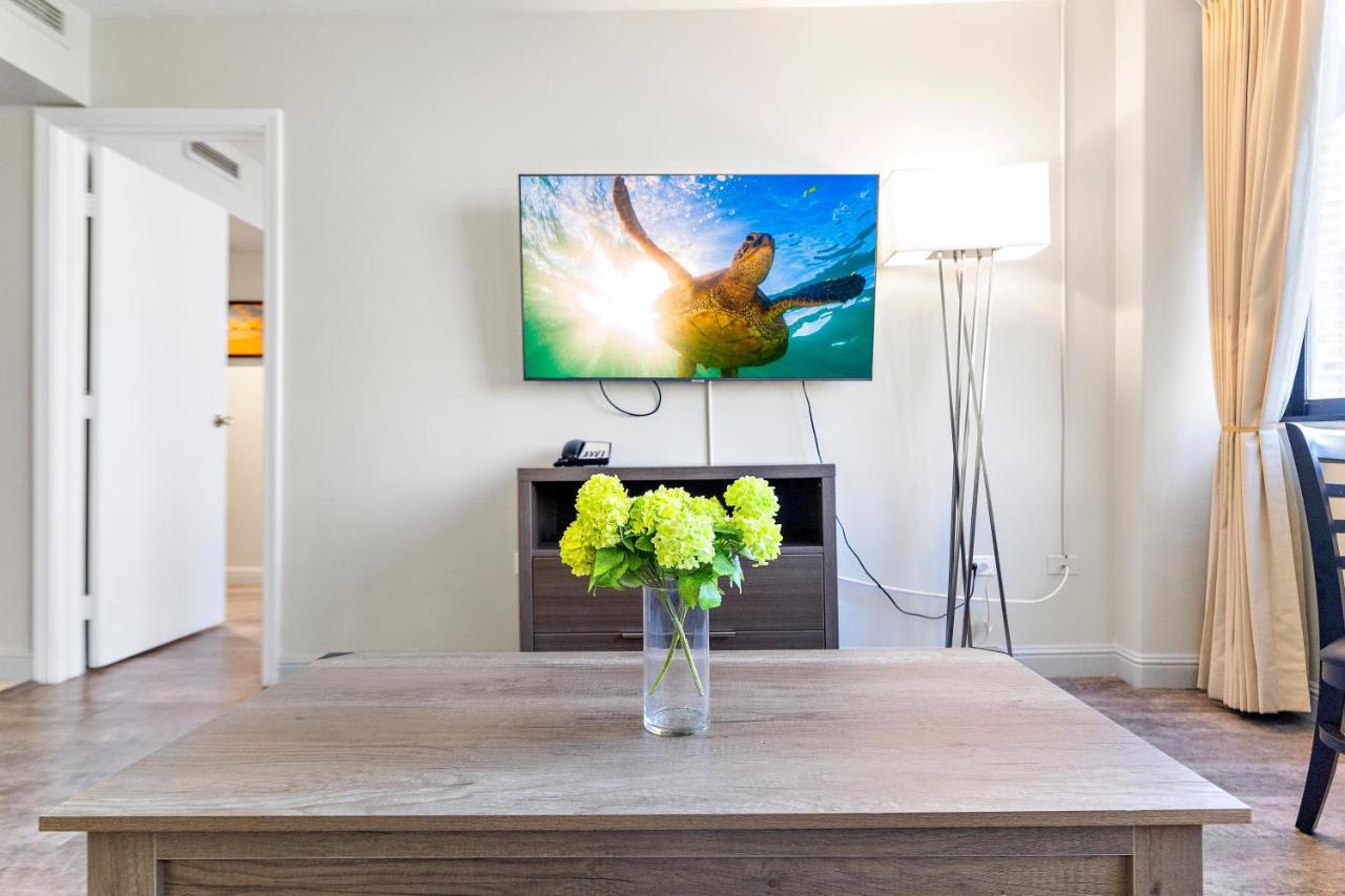Renovated With View At Aqua Palms Waikiki * Honolulu