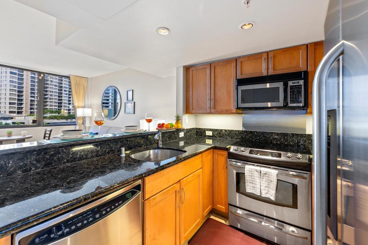 Renovated With View At Aqua Palms Waikiki Honolulu