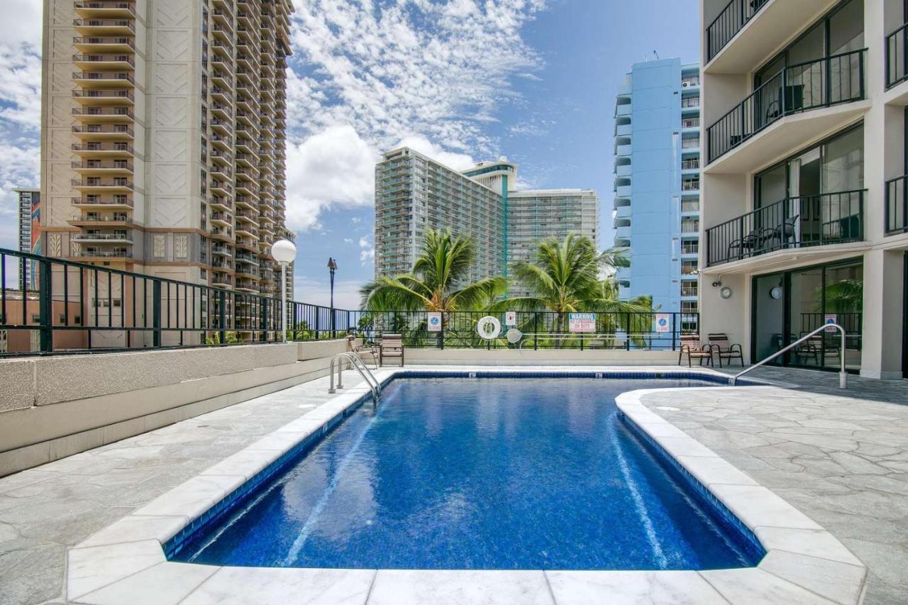 Apartment Renovated With View At Aqua Palms Waikiki Honolulu