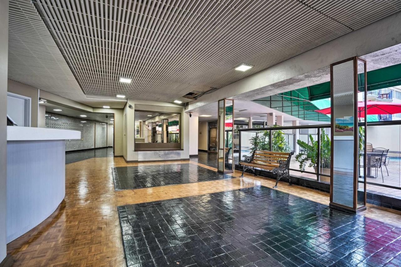 Waikiki Walk To Beach, Shops And Restaurants Apartment Honolulu