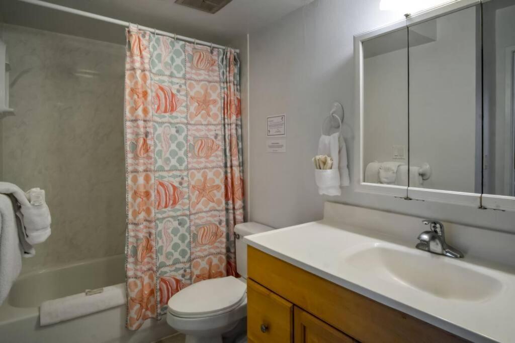 Rec Deck Suite, 1 Bed + Free Parking Apartment