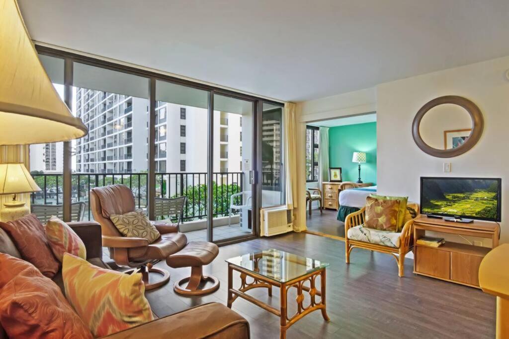 Rec Deck Suite, 1 Bed + Free Parking *