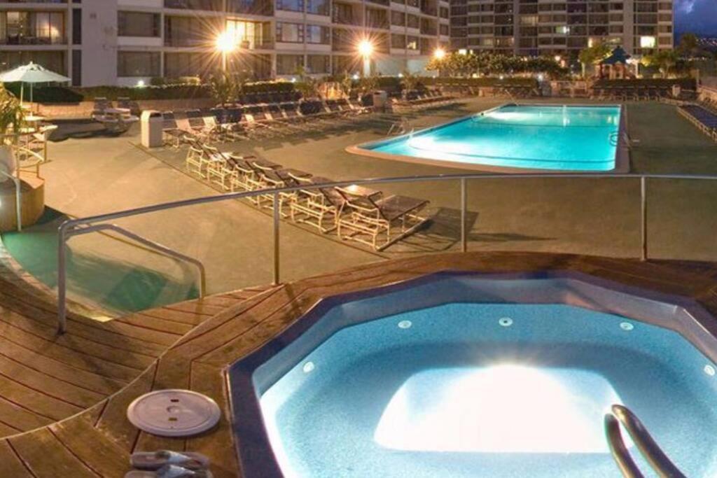 Rec Deck Suite, 1 Bed + Free Parking * Honolulu